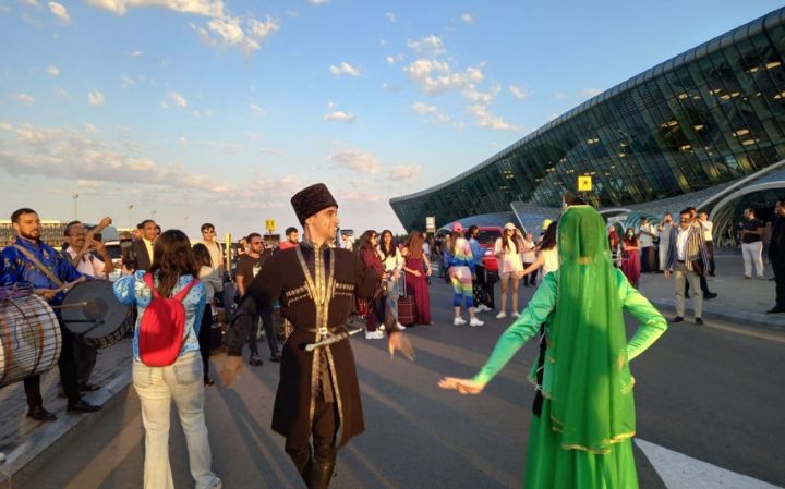 AZAL pandemiyadan sonra ilk dəfə Dehlidən Bakıya birbaşa uçuş həyata keçirib